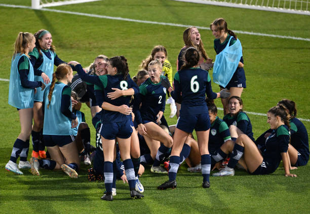 并通过特色 并通过特色